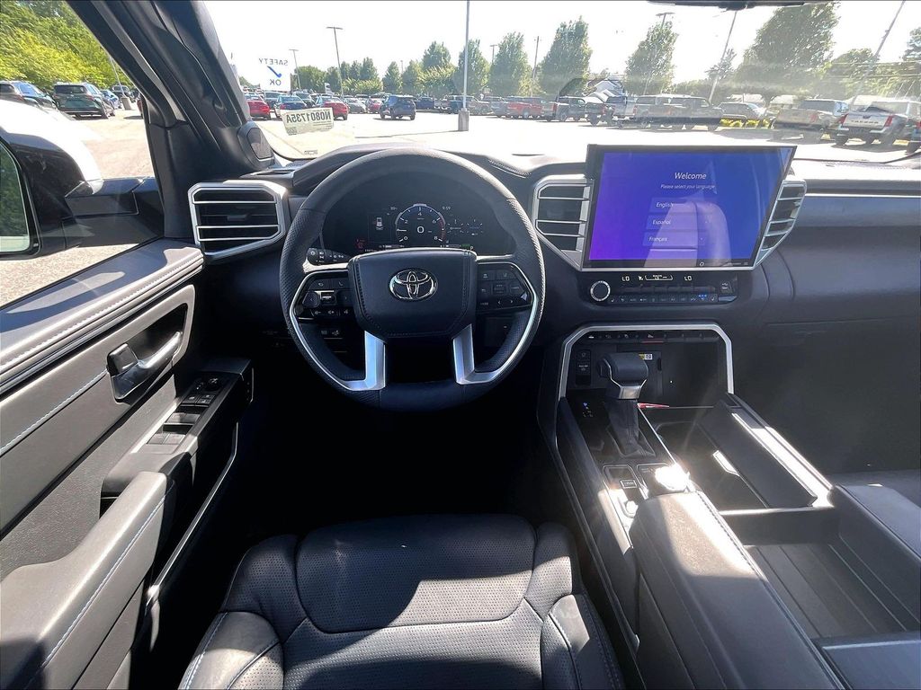 2024 Toyota Sequoia — photo 18