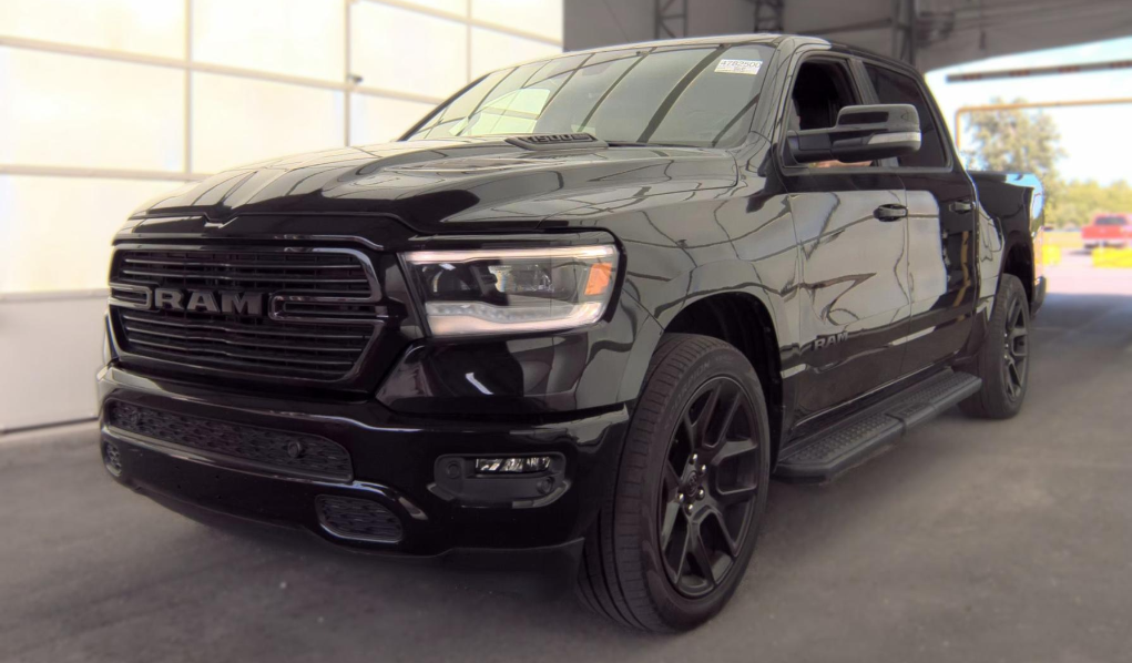 Diamond Black Crystal Pearlcoat 2023 RAM 1500 Pickup Truck Four-Wheel Drive 8-Speed Automatic