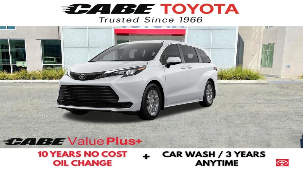 2026 Toyota Sienna LE 8-Passenger Hybrid FWD's photo
