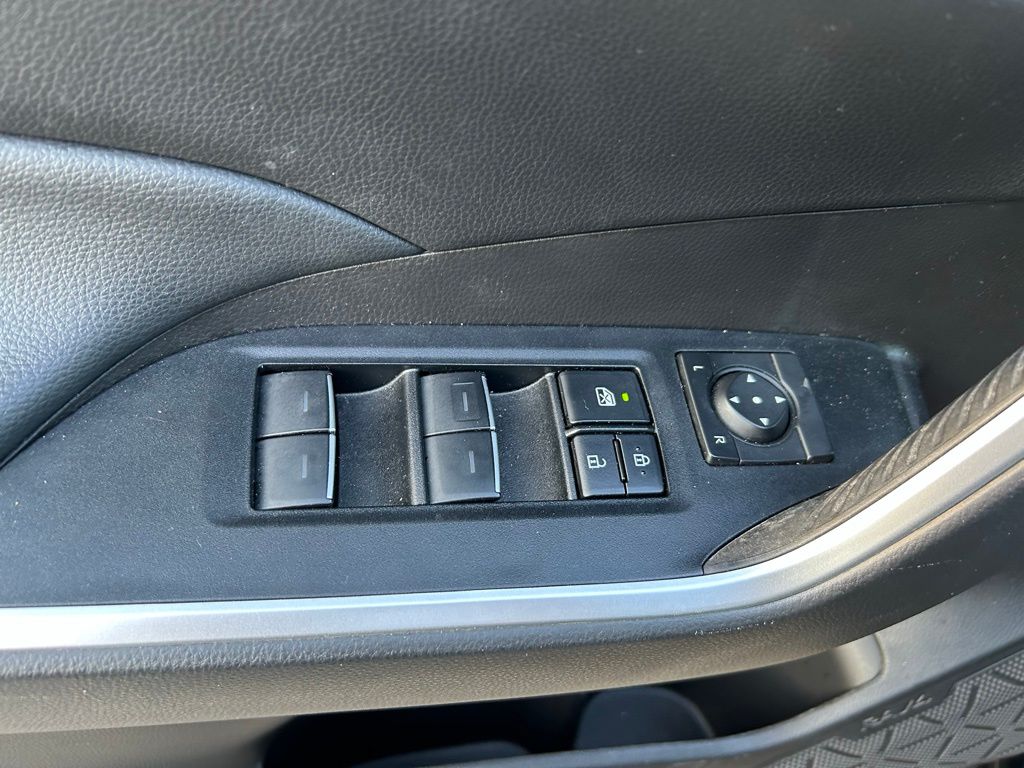 2022 Toyota RAV4 XLE Premium 17