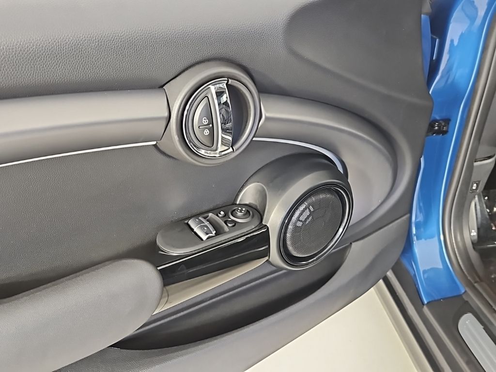 Thumbnail: 2023 MINI Cooper - 12