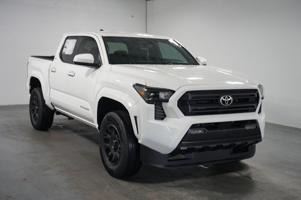 2025 Toyota Tacoma SR5 3