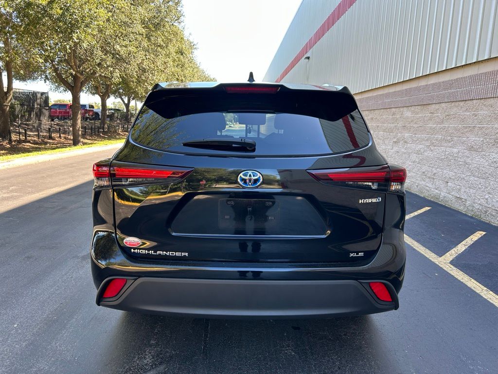 Thumbnail: 2024 Toyota Highlander - 4