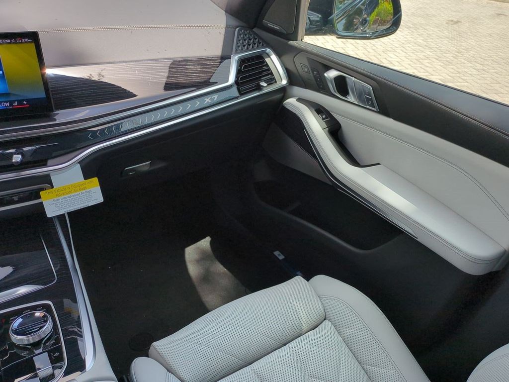 New 2027 Black BMW xDrive40i image 17
