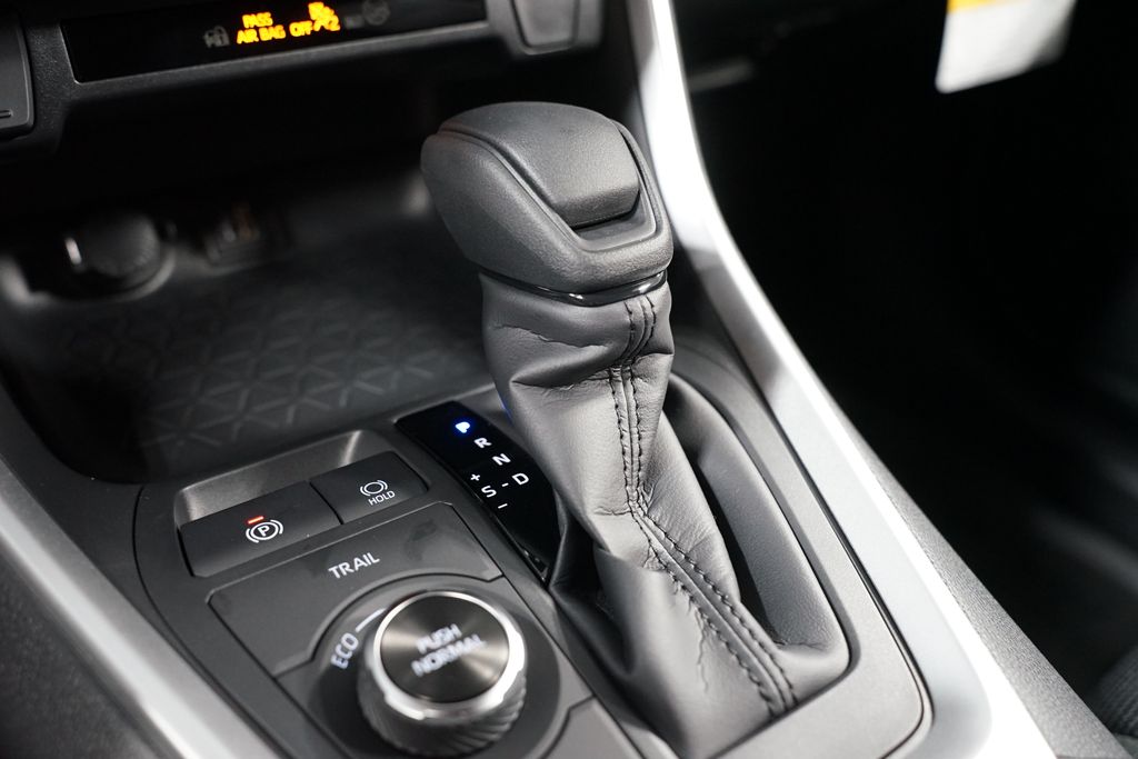 Thumbnail: 2025 Toyota RAV4 - 21