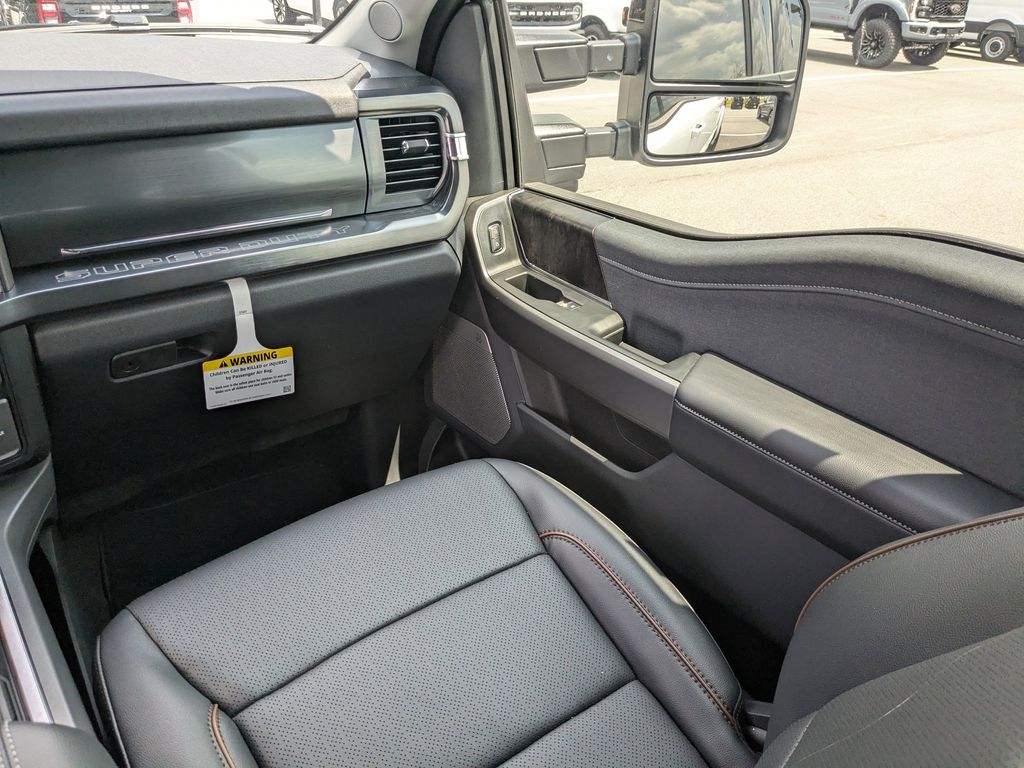 2025 Ford F-250 Black Widow