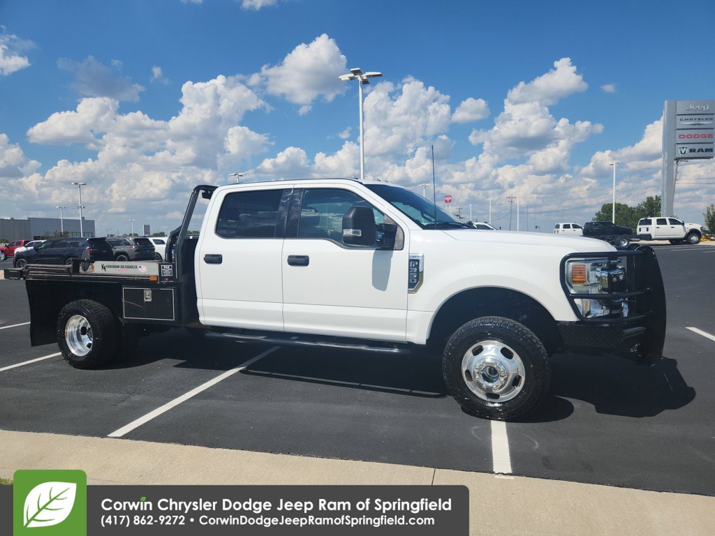 Oxford White 2022 Ford F-350 Super Duty Chassis Pickup Truck Four-Wheel Drive Automatic