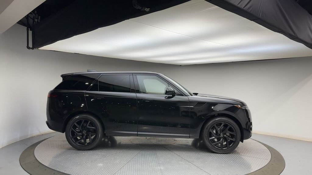 Thumbnail: 2024 Land Rover Range Rover Sport - 9