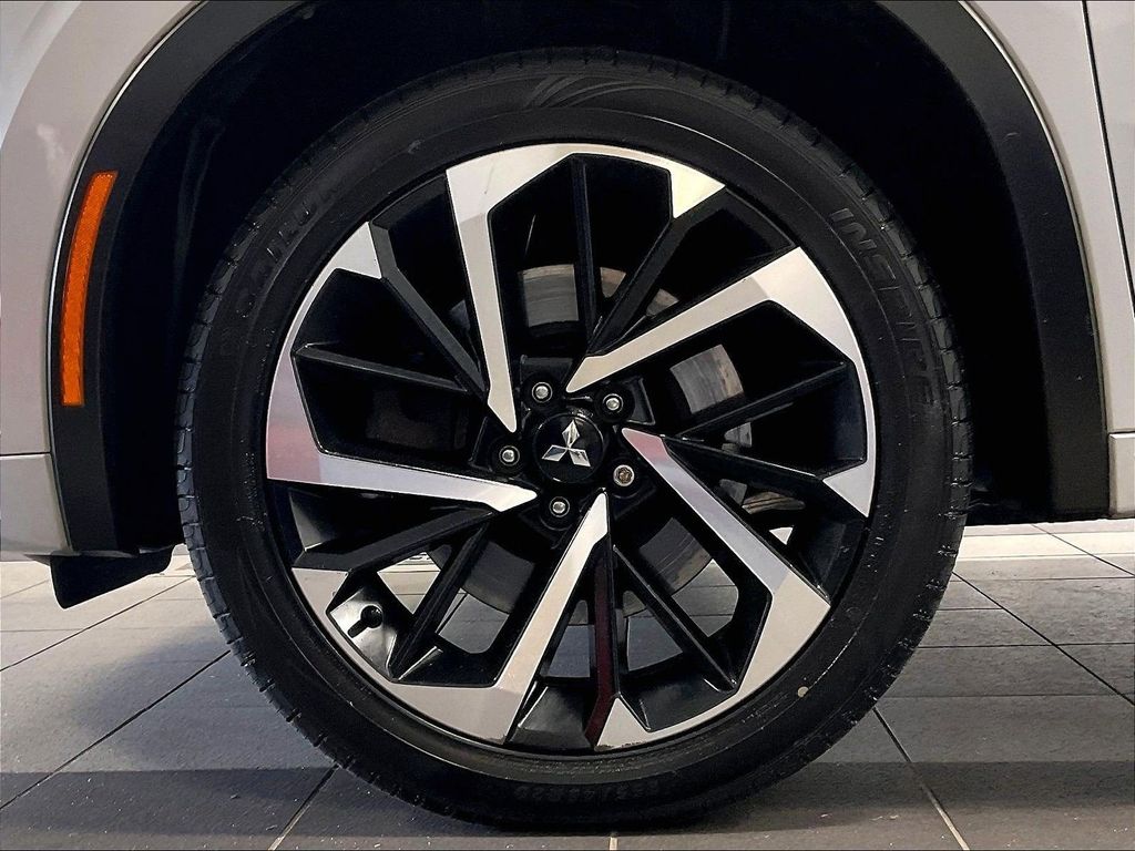 2022 Mitsubishi Outlander — photo 7