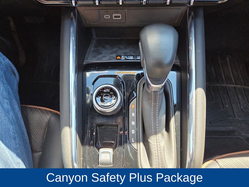 2023 GMC Canyon 4WD Crew Cab Short Box AT4