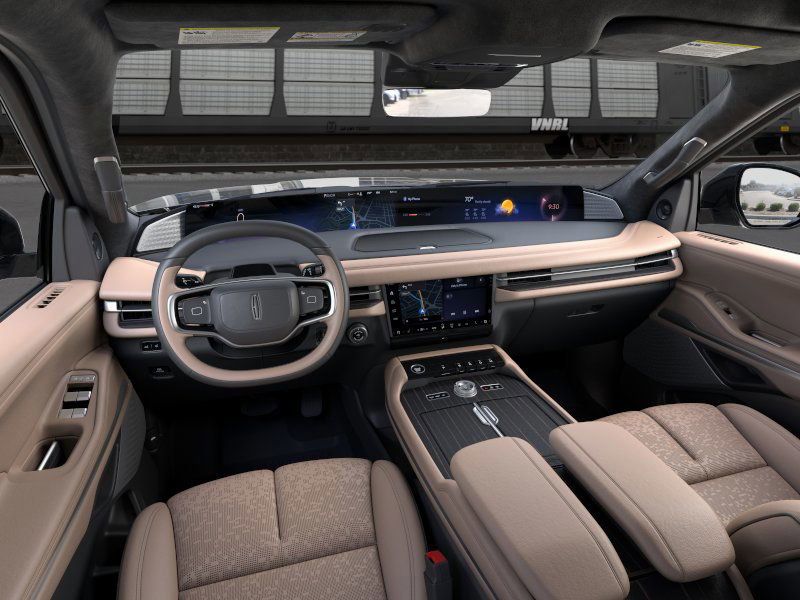 Thumbnail: 2025 Lincoln Navigator L - 9