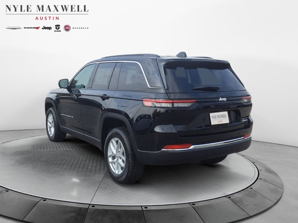 New Car 2025 Jeep Grand Cherokee  Laredo For Sale Under $40,000 In Austin, Texas