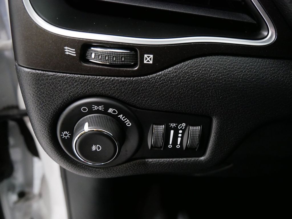 2025 Toyota Tundra Limited - Photo 48