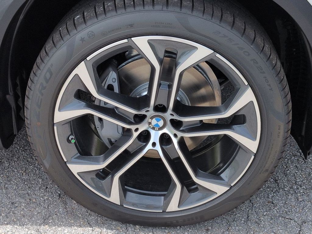 New 2026 White BMW xDrive40i image 11