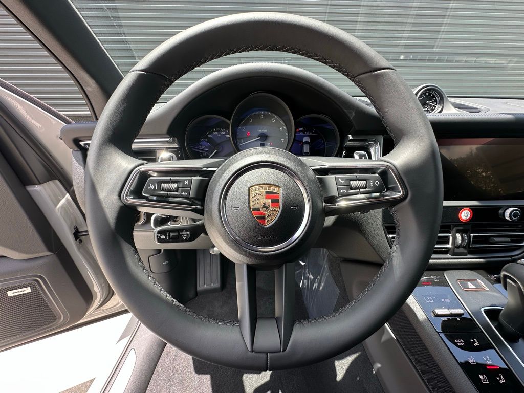 Thumbnail: 2025 Porsche Macan - 19