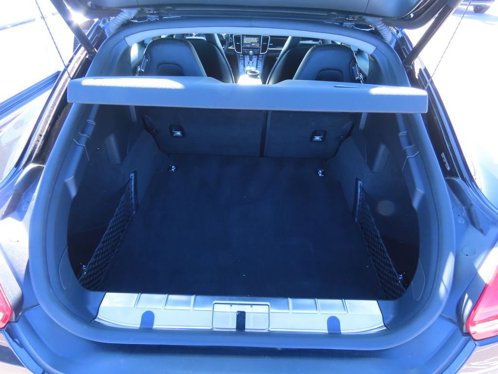 Thumbnail: 2016 Porsche Panamera - 12