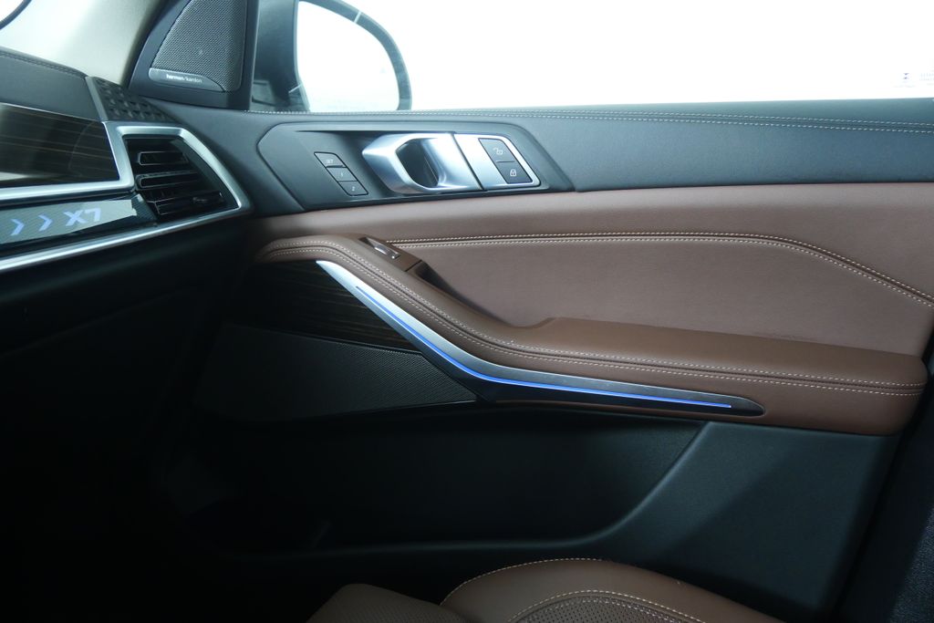 Thumbnail: 2025 BMW X7 - 27