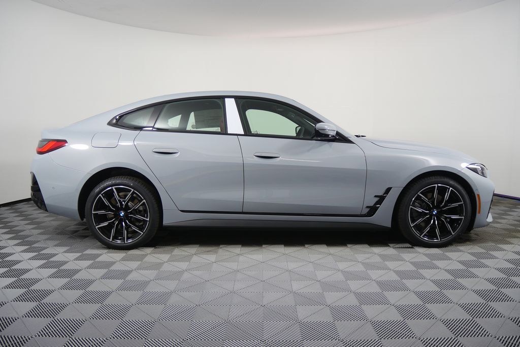 Thumbnail: 2026 BMW i4 - 2