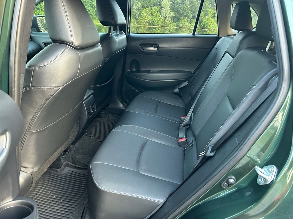 2022 Toyota Corolla Cross XLE 13