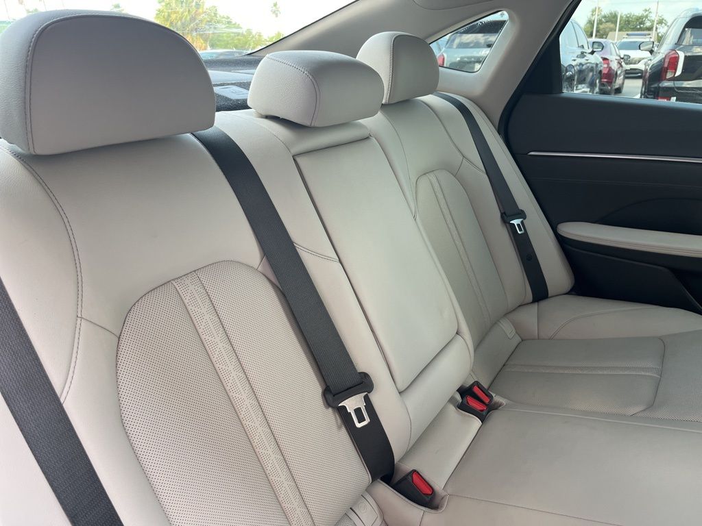 2022 Hyundai Sonata Limited 17