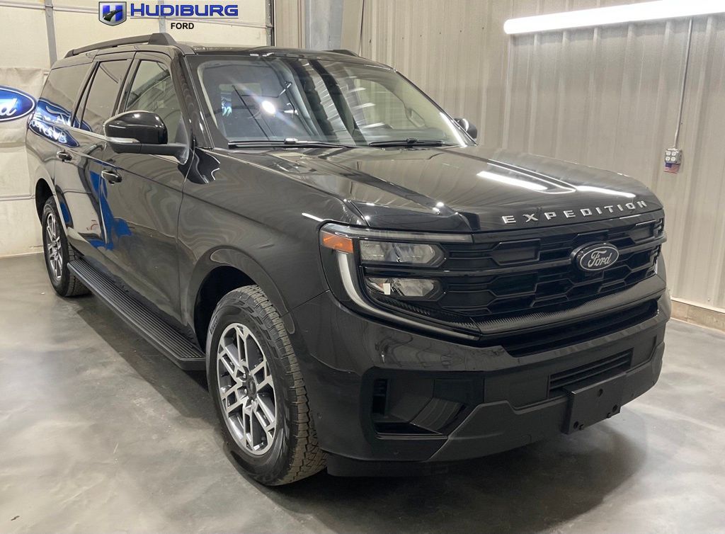 Black Metallic 2025 Ford Expedition SUV / Crossover Four-Wheel Drive Automatic