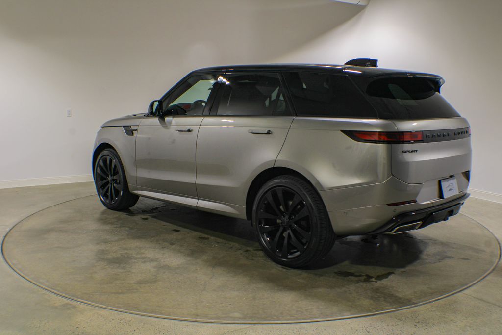 New 2026 Silver Land Rover Dynamic SE image 4