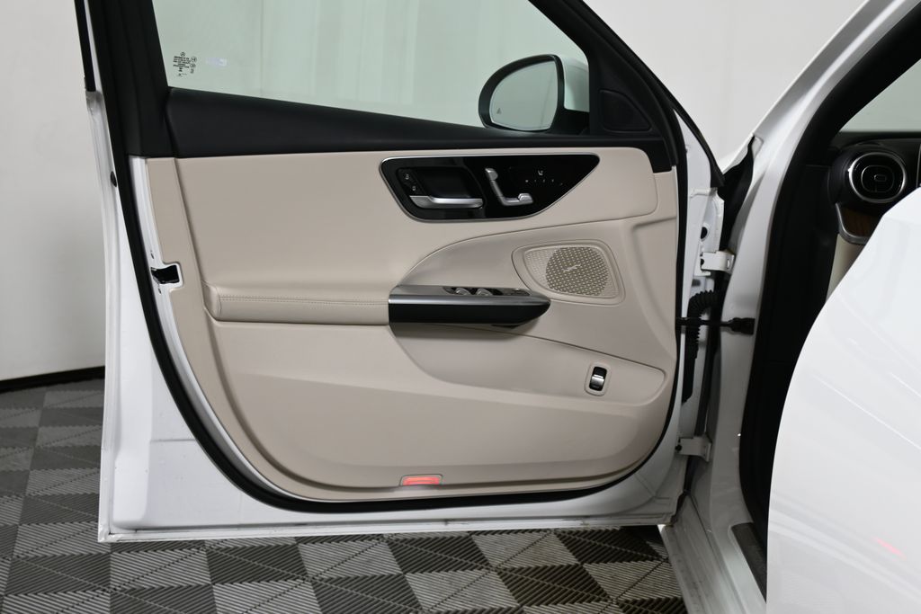 Thumbnail: 2023 Mercedes-Benz C-Class - 28