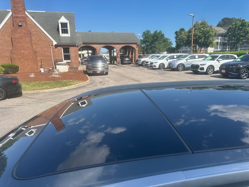 Used 2023 Gray Nissan SV image 8