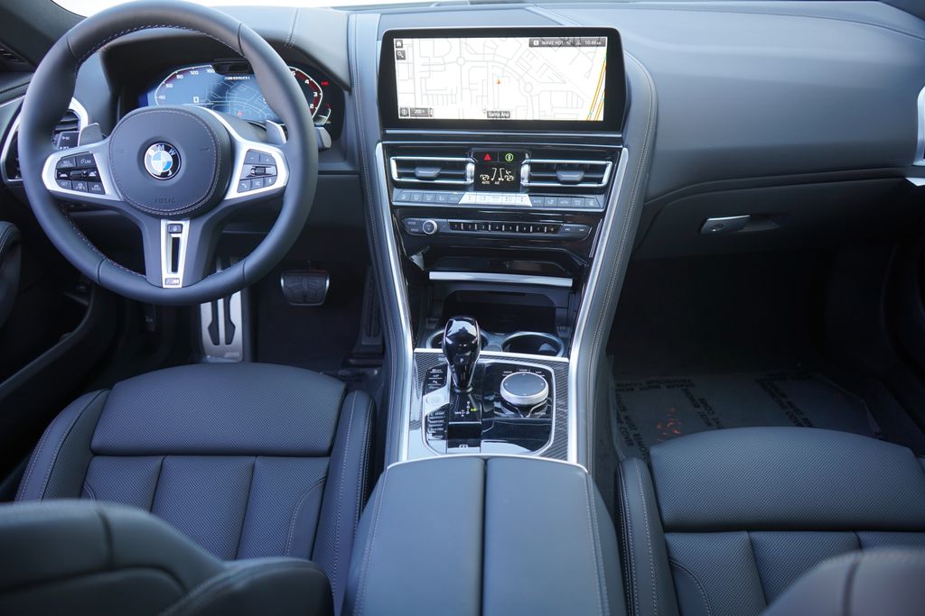 2025 BMW 8 Series M850i xDrive 15