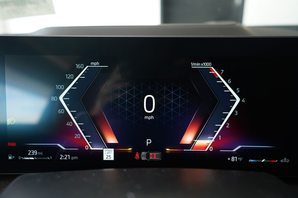 Thumbnail: 2026 BMW X7 - 17