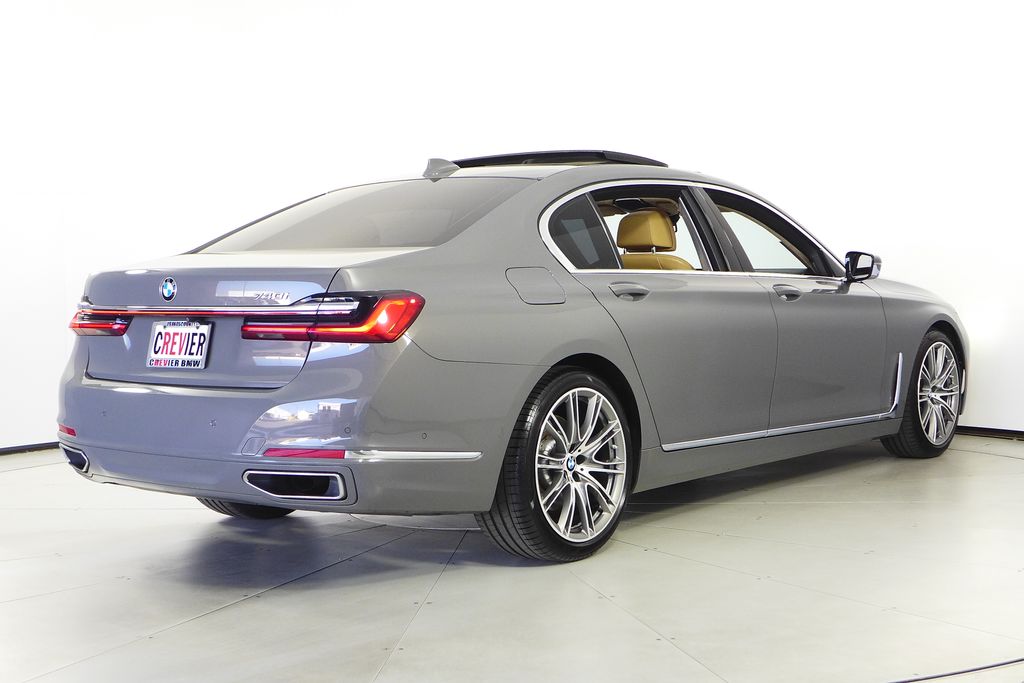 Thumbnail: 2021 BMW 7 Series - 7