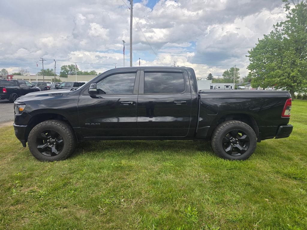 View vehicle photo 4