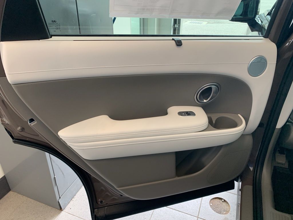 New 2026 Brown Hyundai SEL image 15