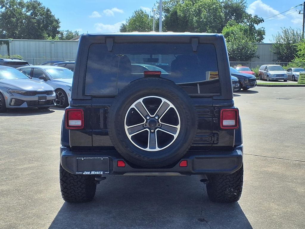 2023 Jeep Wrangler Sahara - 7