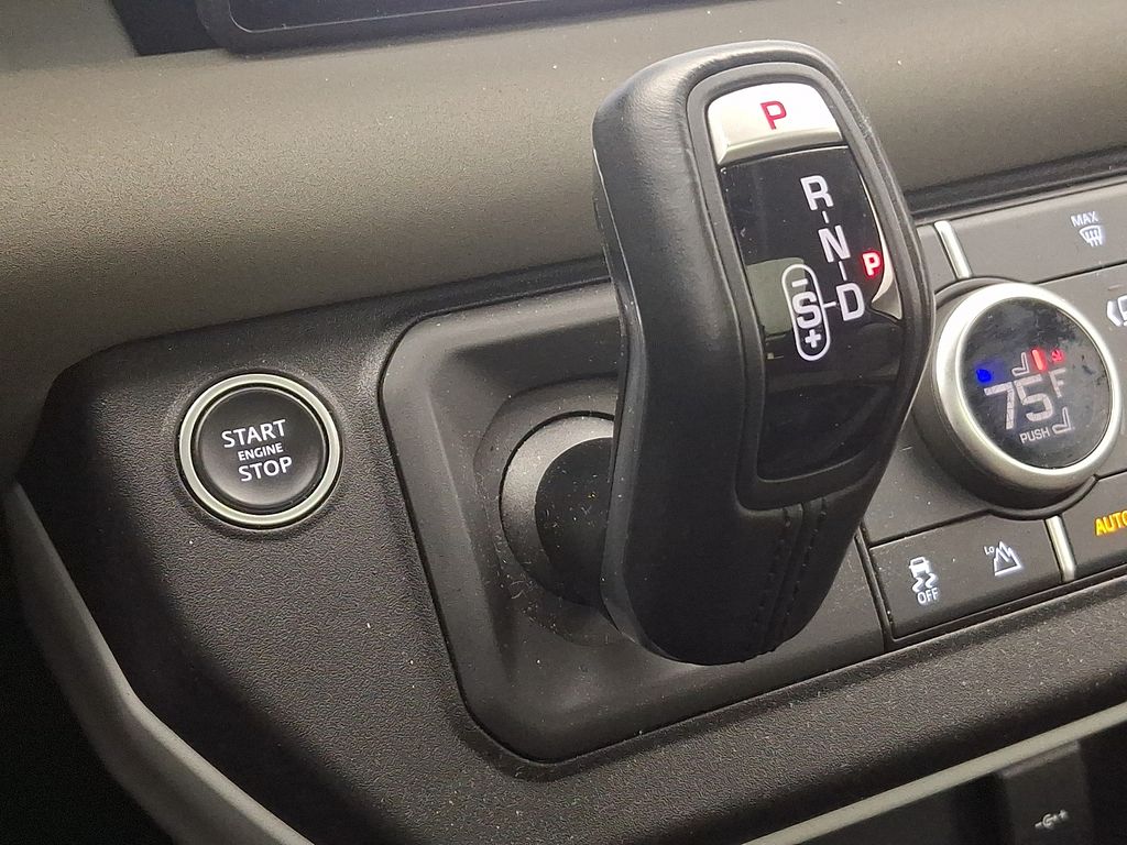 Thumbnail: 2023 Land Rover Defender - 15