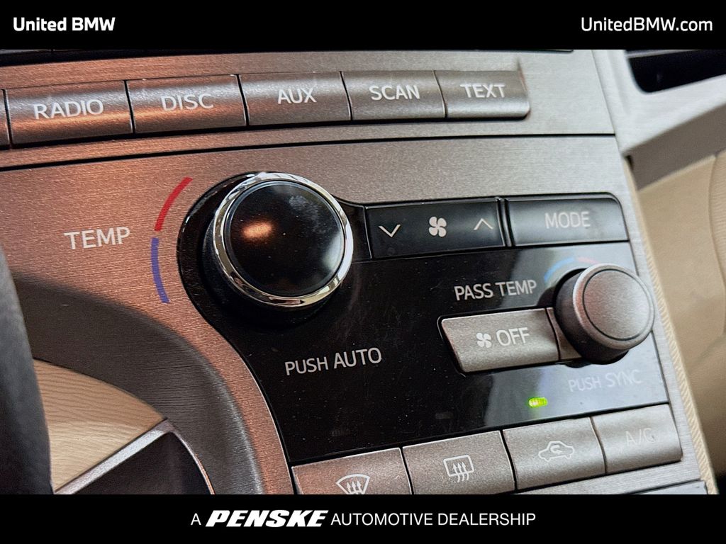 Thumbnail: 2011 Toyota Venza - 9