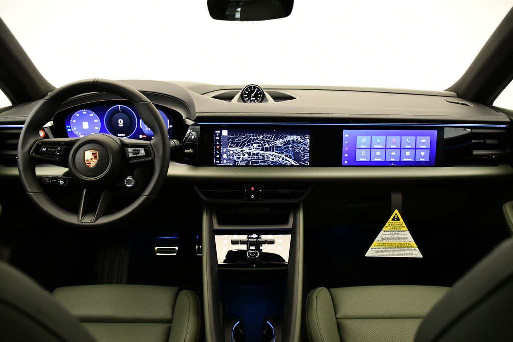 Thumbnail: 2025 Porsche Macan - 20