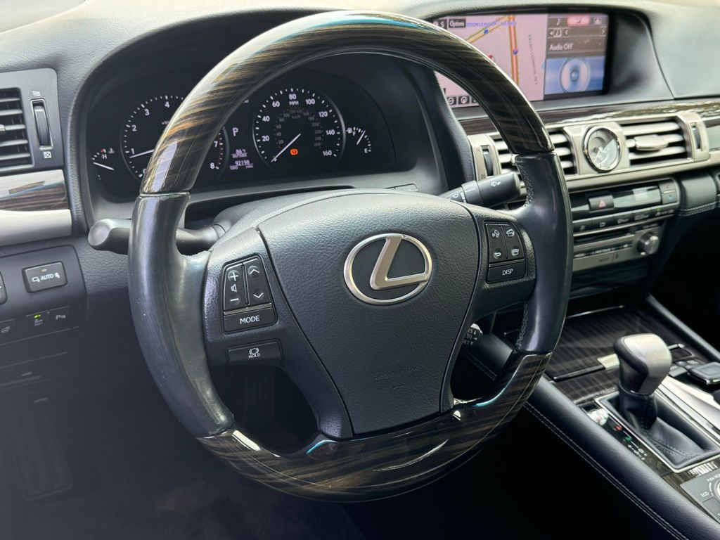 2015 Lexus LS 460 17