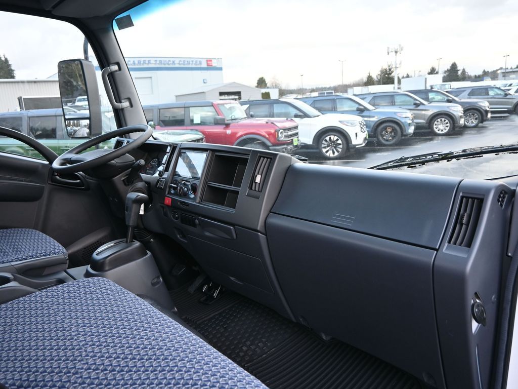 2025 Isuzu NPR HD 
