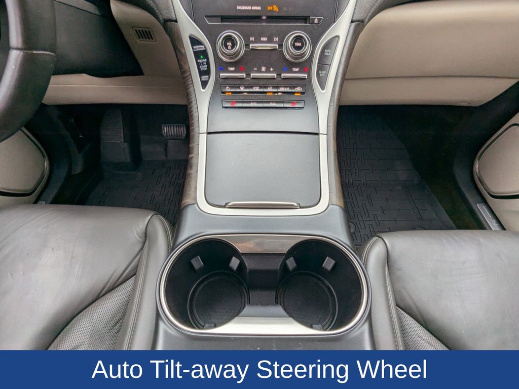 2019 Lincoln Nautilus Select