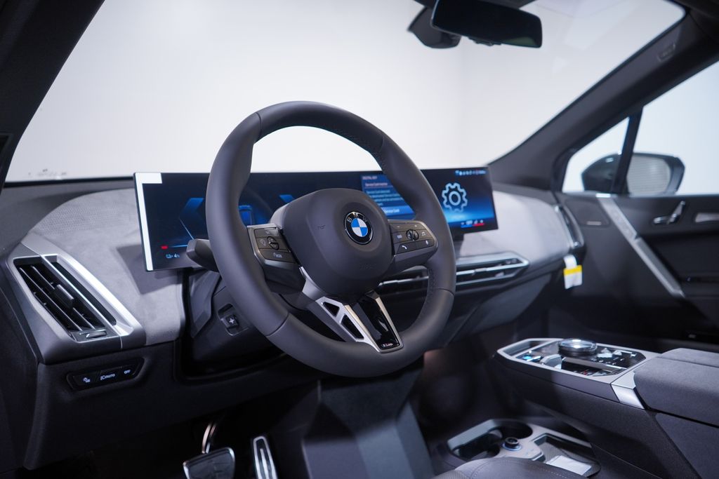Thumbnail: 2026 BMW iX - 6