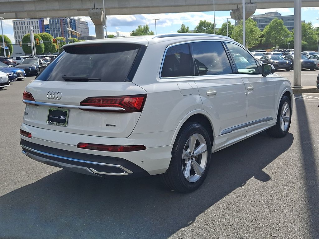 Thumbnail: 2023 Audi Q7 - 4