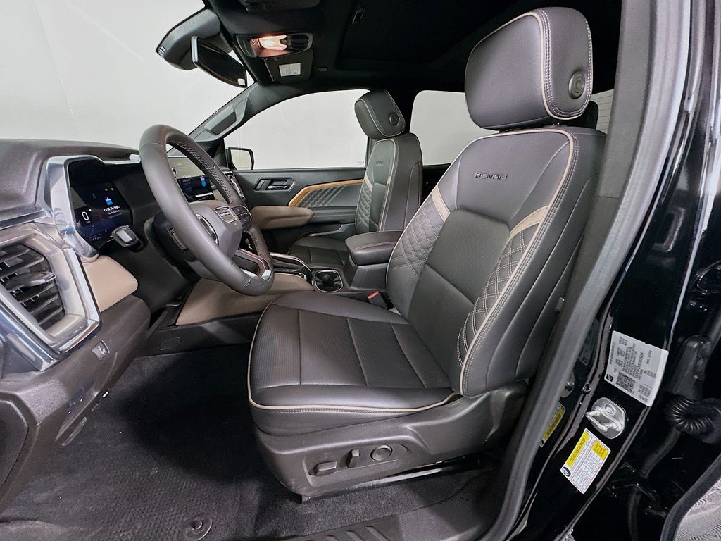 Thumbnail: 2025 GMC Canyon - 24