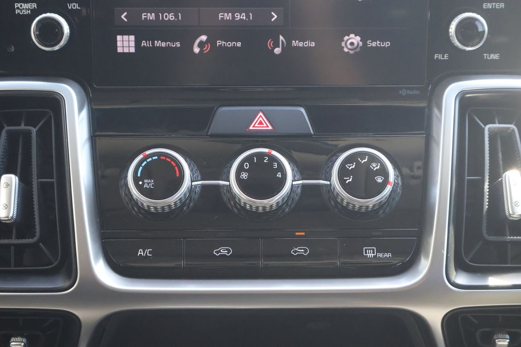 Thumbnail: 2022 Kia Sorento - 17