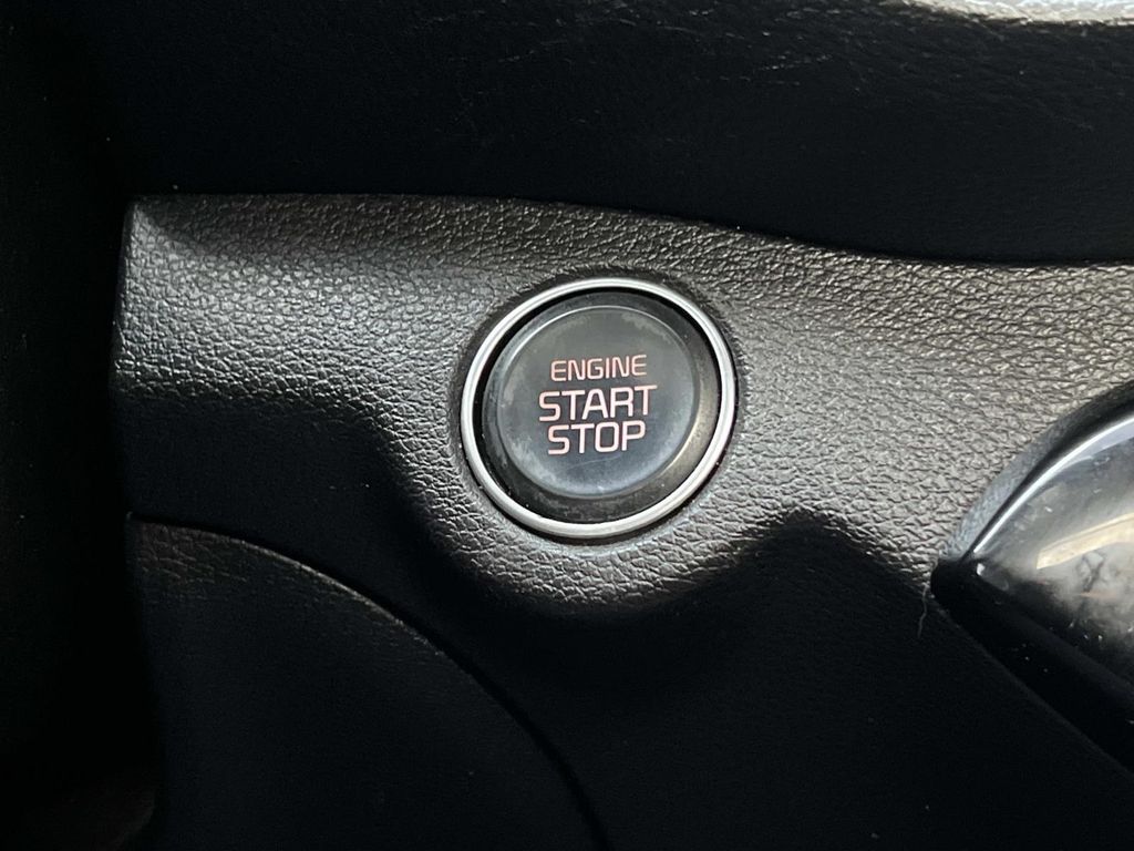 2023 Kia Forte #24