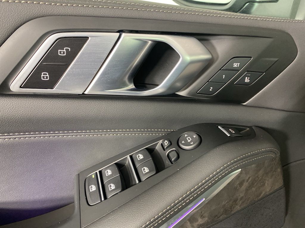 Used 2026 Green BMW xDrive40i image 13