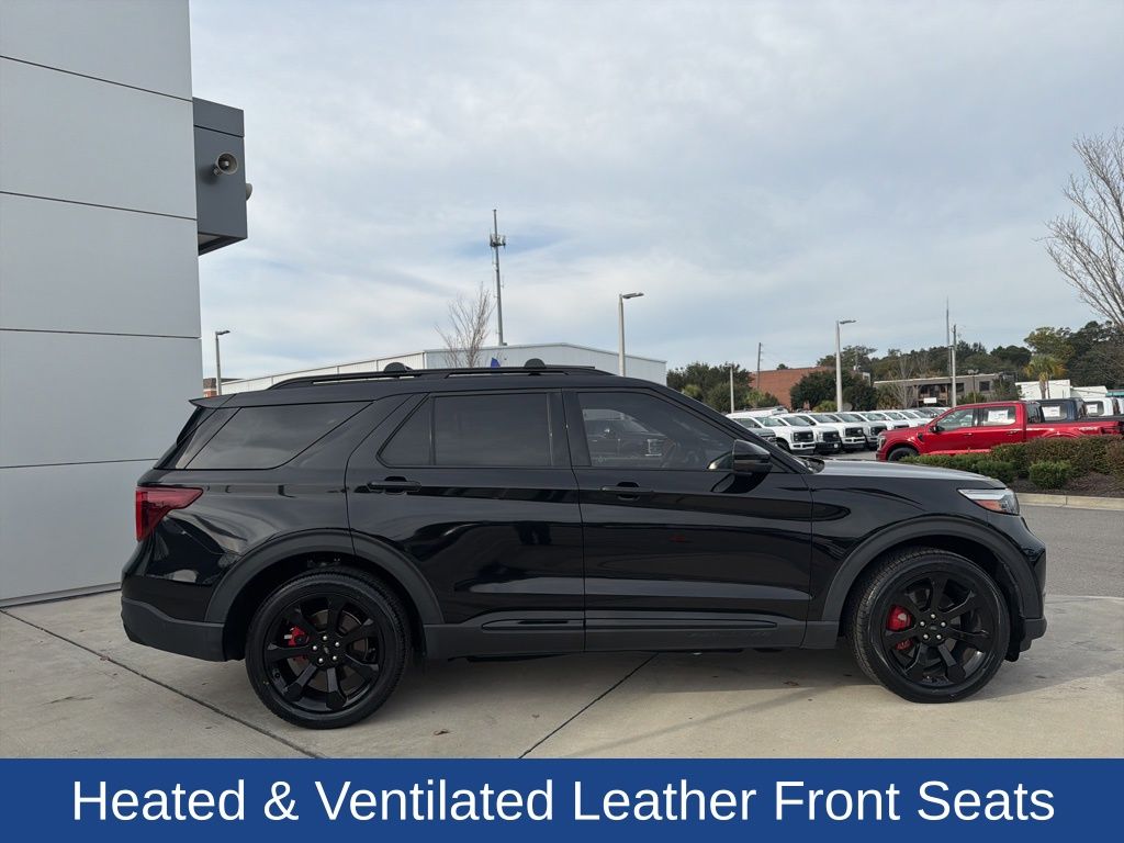 2022 Ford Explorer ST