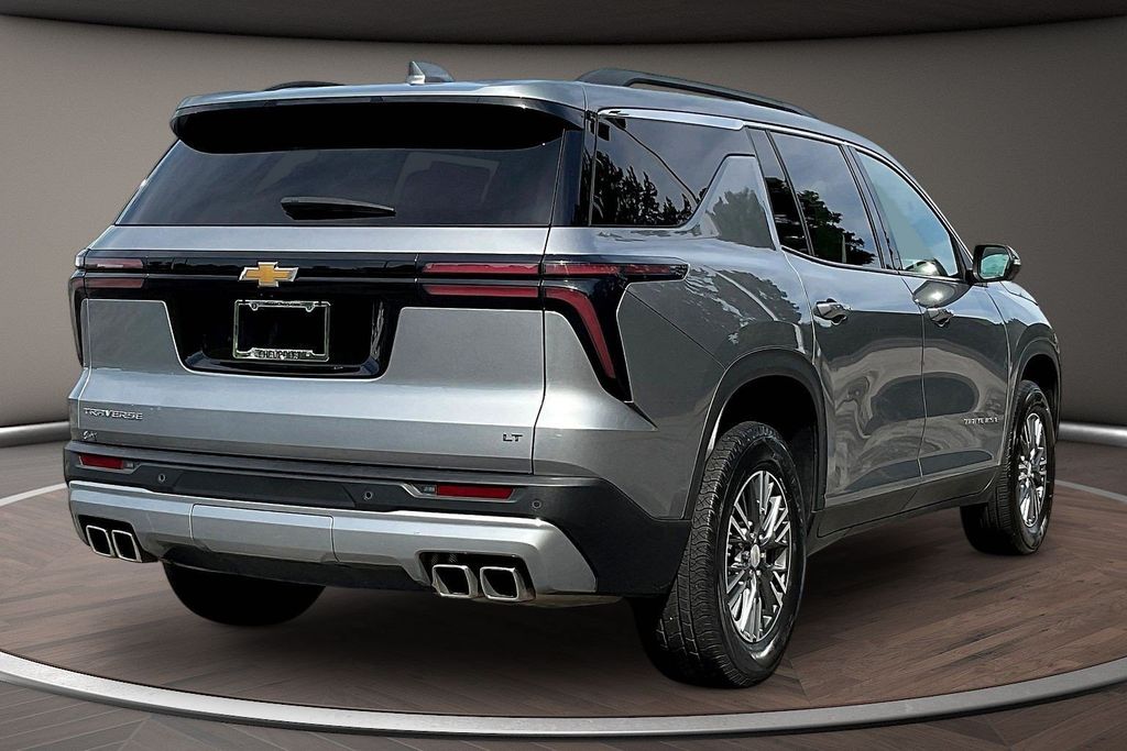 Used 2024 Chevrolet Traverse SUV