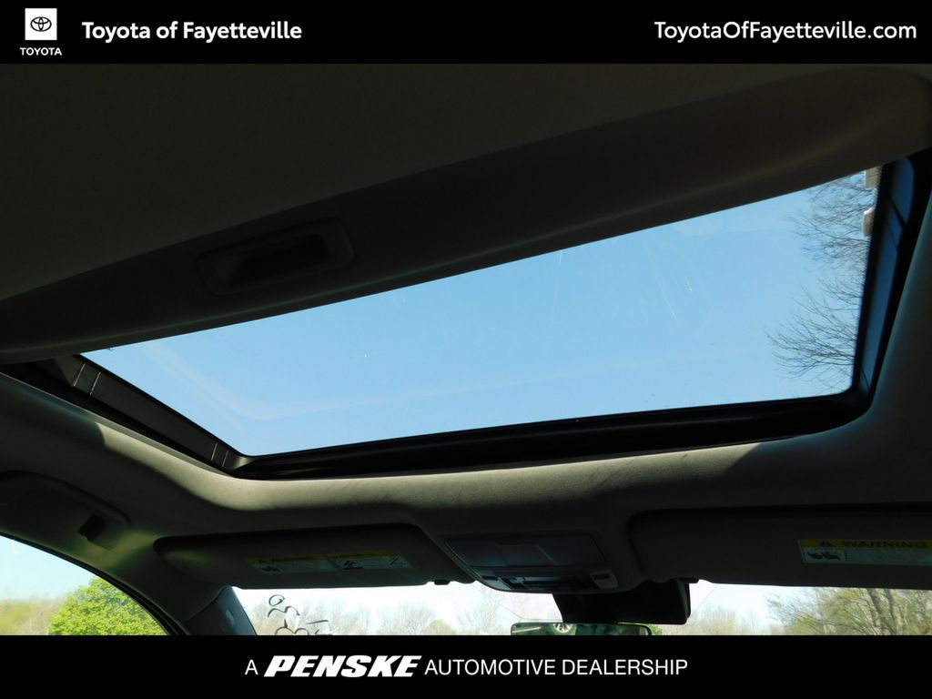 Thumbnail: 2017 Acura MDX - 6