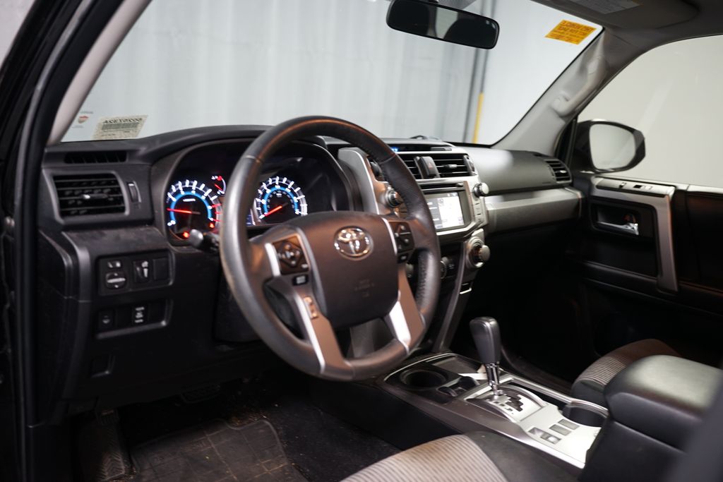 Thumbnail: 2016 Toyota 4Runner - 7